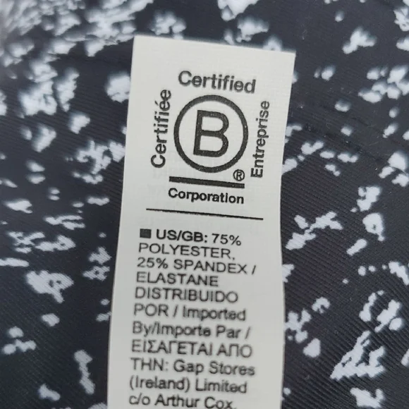 NWT Athleta Ultimate Stash 7/8 Tights Medium Petite